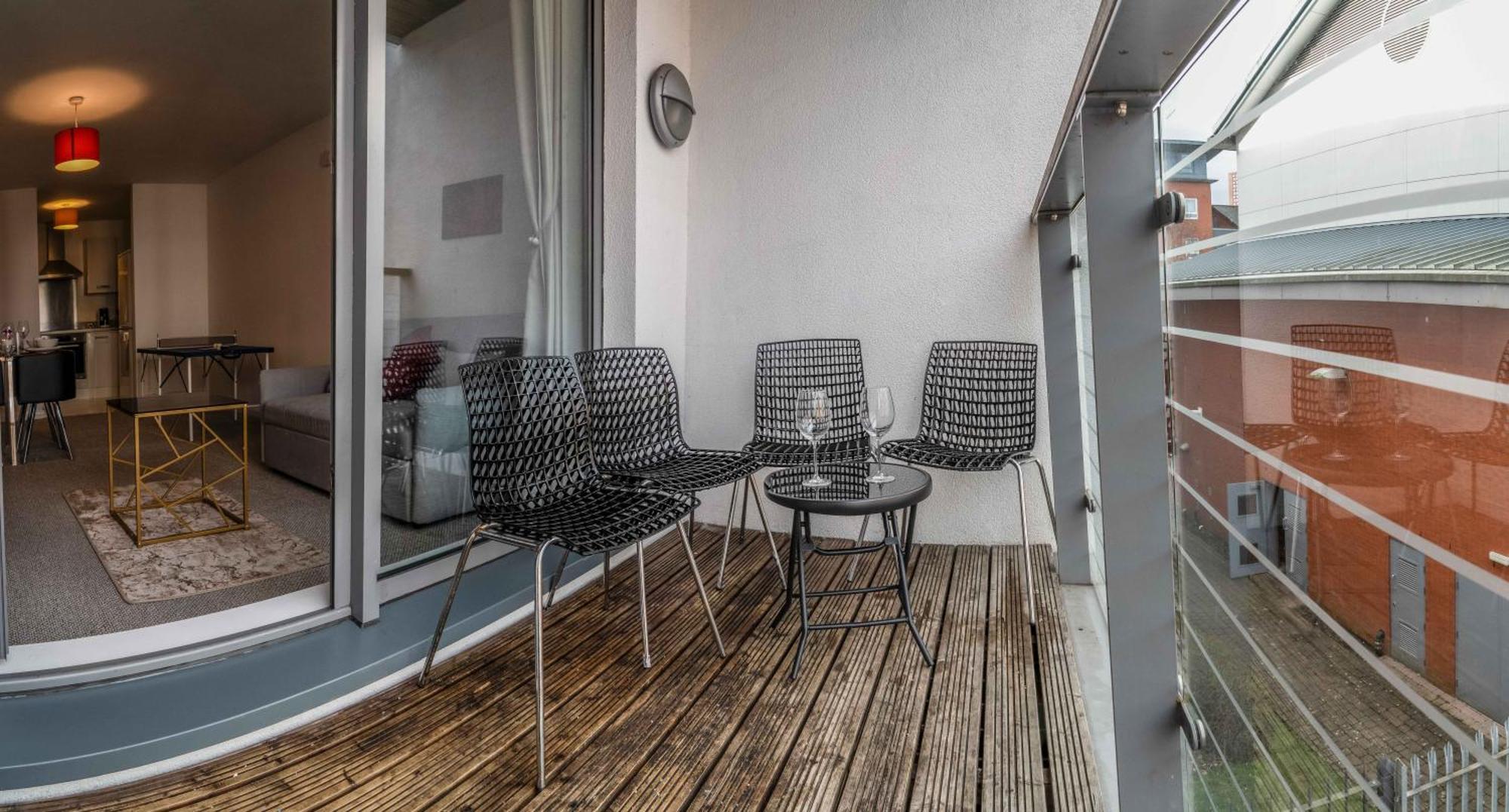 Central Suite Near Mailbox, King Bed, Ping Pong, Netflix, Sleeps 4 Birmingham Dış mekan fotoğraf