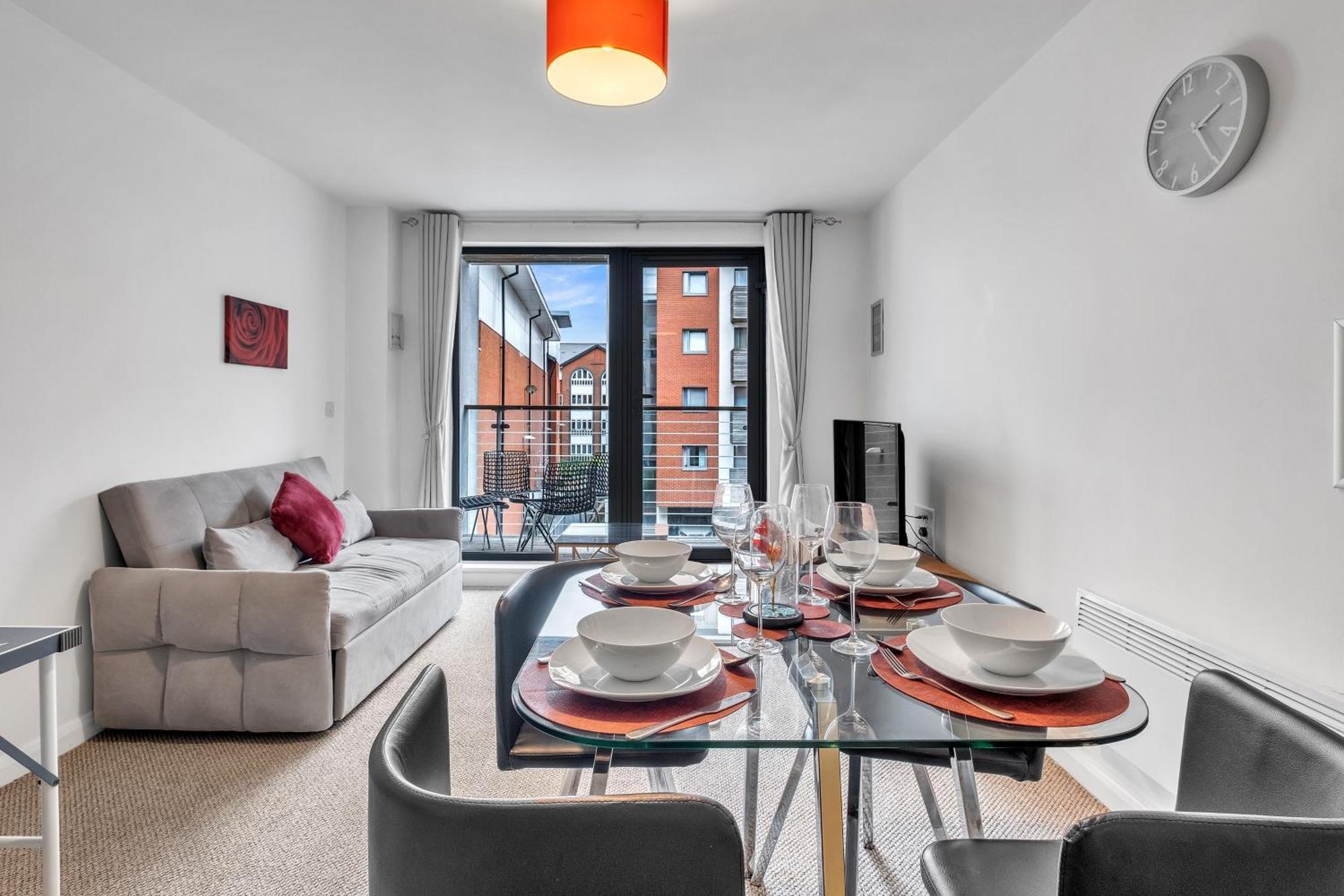 Central Suite Near Mailbox, King Bed, Ping Pong, Netflix, Sleeps 4 Birmingham Dış mekan fotoğraf