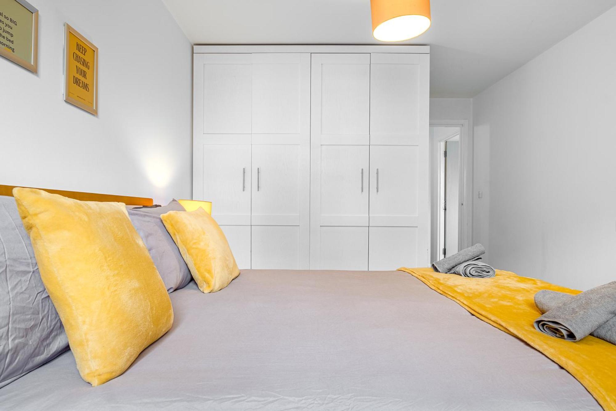 Central Suite Near Mailbox, King Bed, Ping Pong, Netflix, Sleeps 4 Birmingham Dış mekan fotoğraf