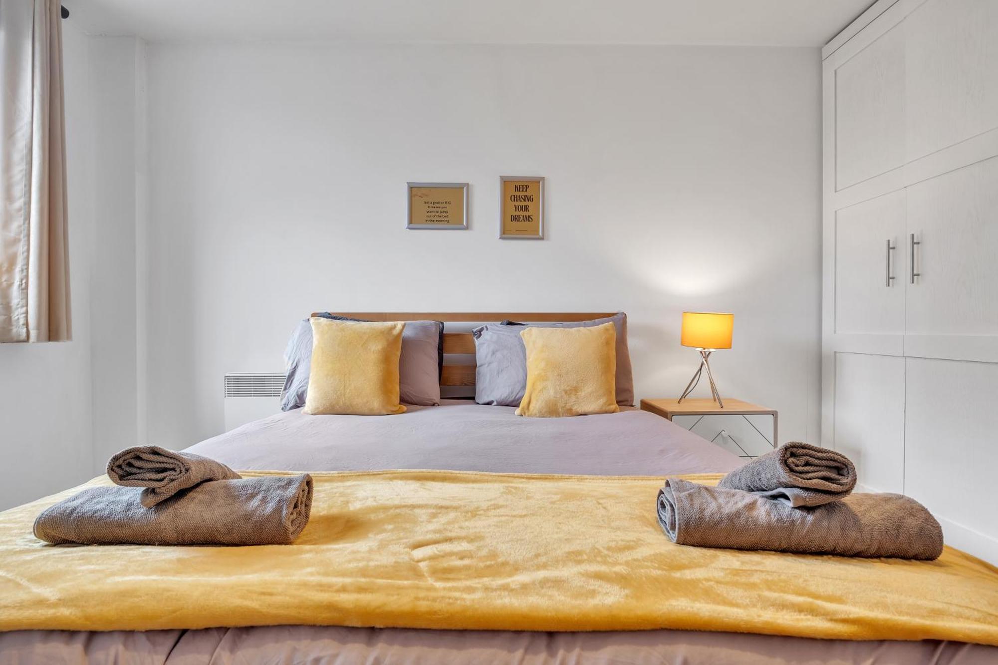 Central Suite Near Mailbox, King Bed, Ping Pong, Netflix, Sleeps 4 Birmingham Dış mekan fotoğraf