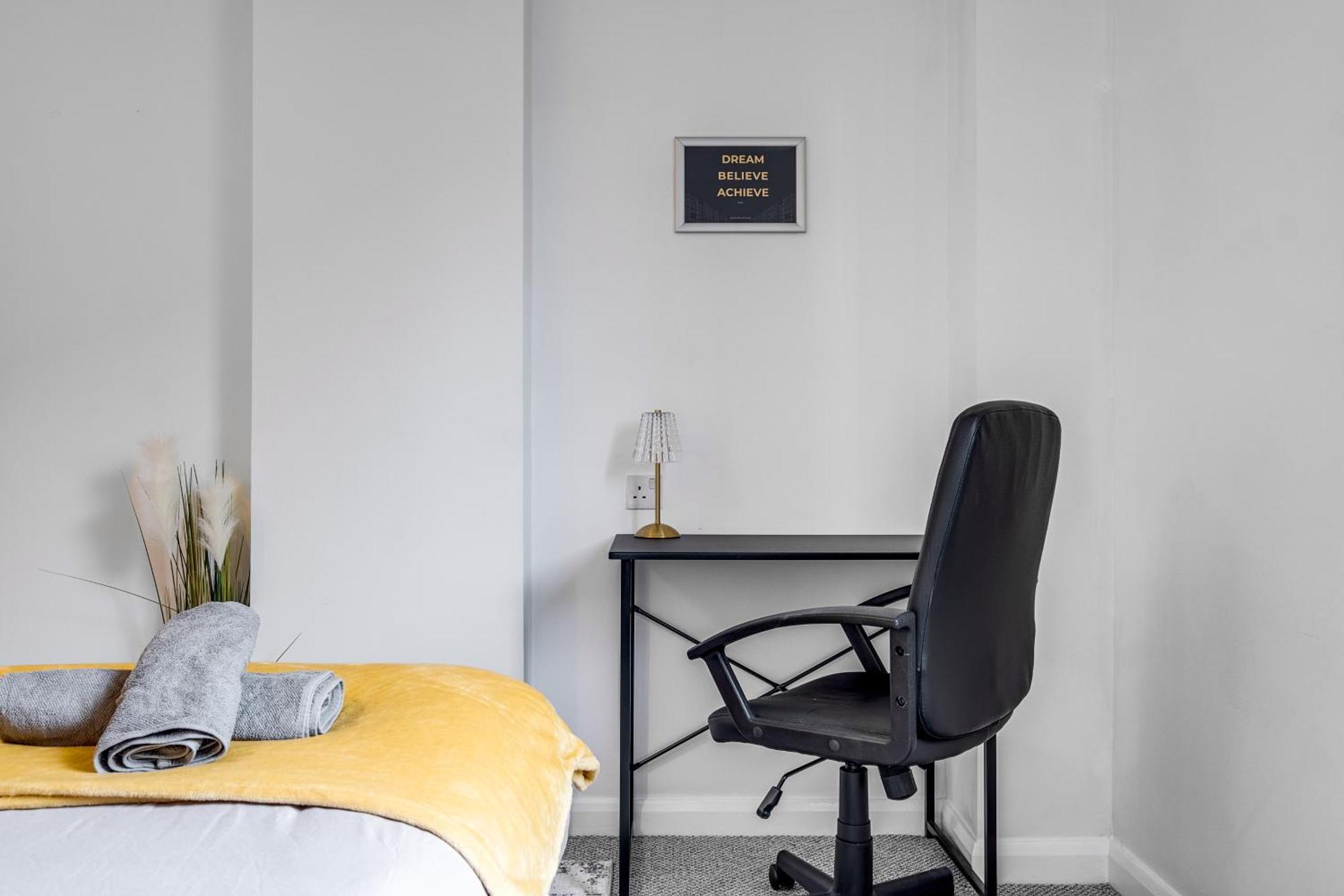 Central Suite Near Mailbox, King Bed, Ping Pong, Netflix, Sleeps 4 Birmingham Dış mekan fotoğraf