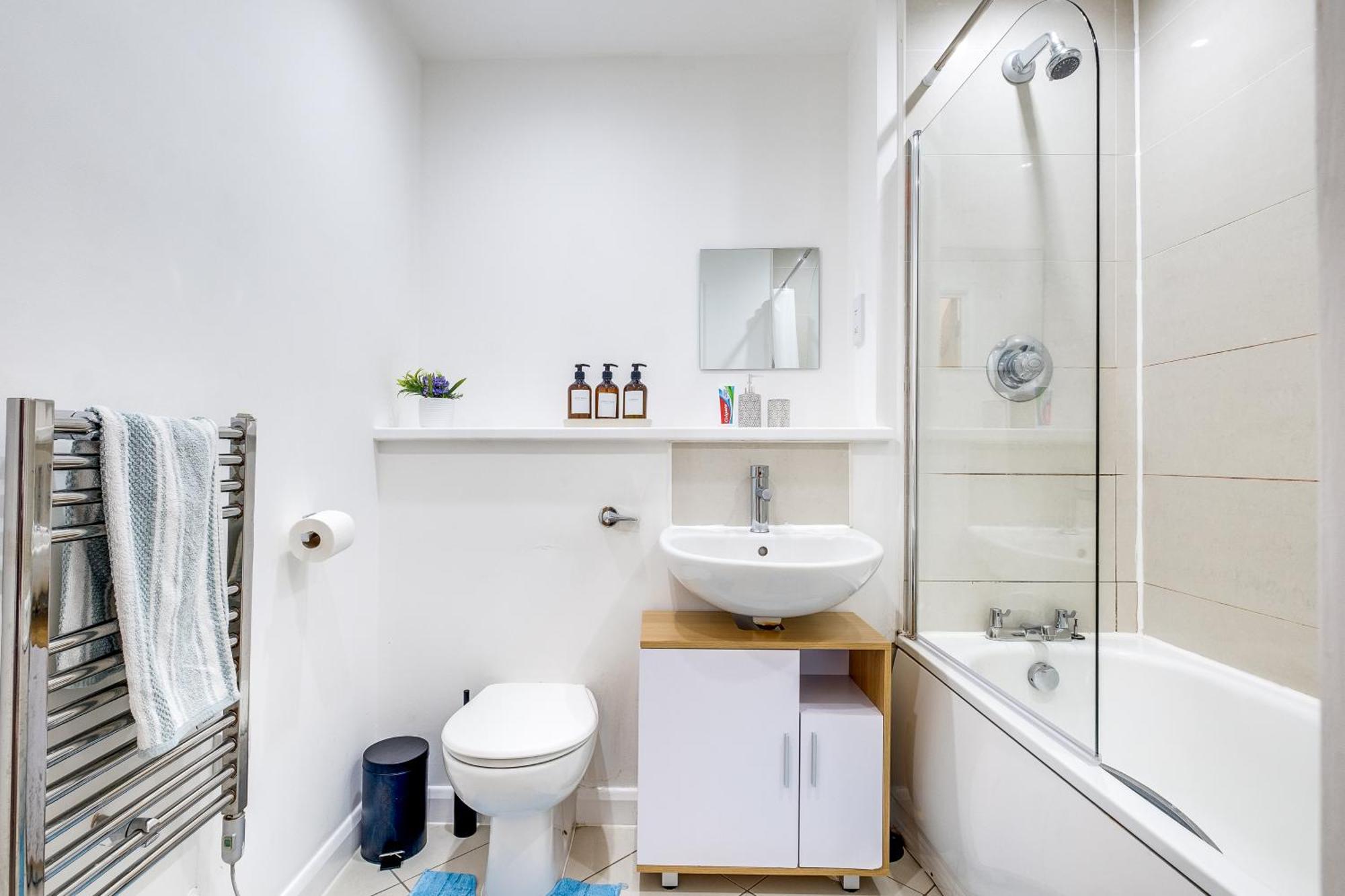 Central Suite Near Mailbox, King Bed, Ping Pong, Netflix, Sleeps 4 Birmingham Dış mekan fotoğraf