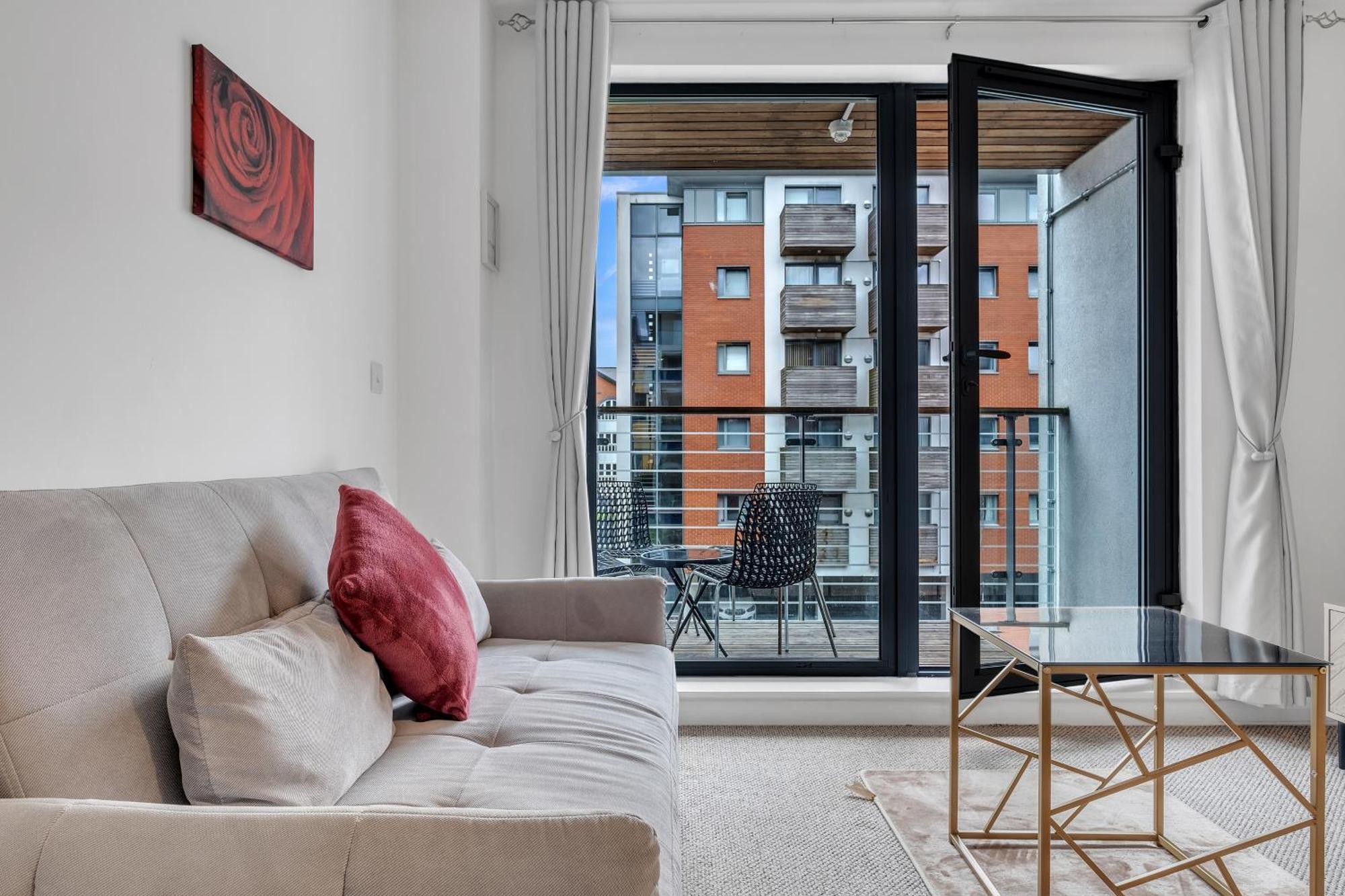 Central Suite Near Mailbox, King Bed, Ping Pong, Netflix, Sleeps 4 Birmingham Dış mekan fotoğraf