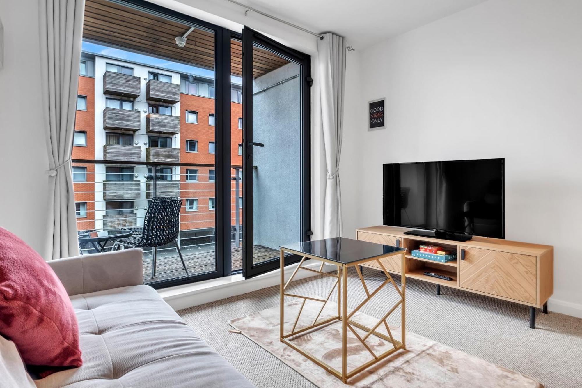 Central Suite Near Mailbox, King Bed, Ping Pong, Netflix, Sleeps 4 Birmingham Dış mekan fotoğraf