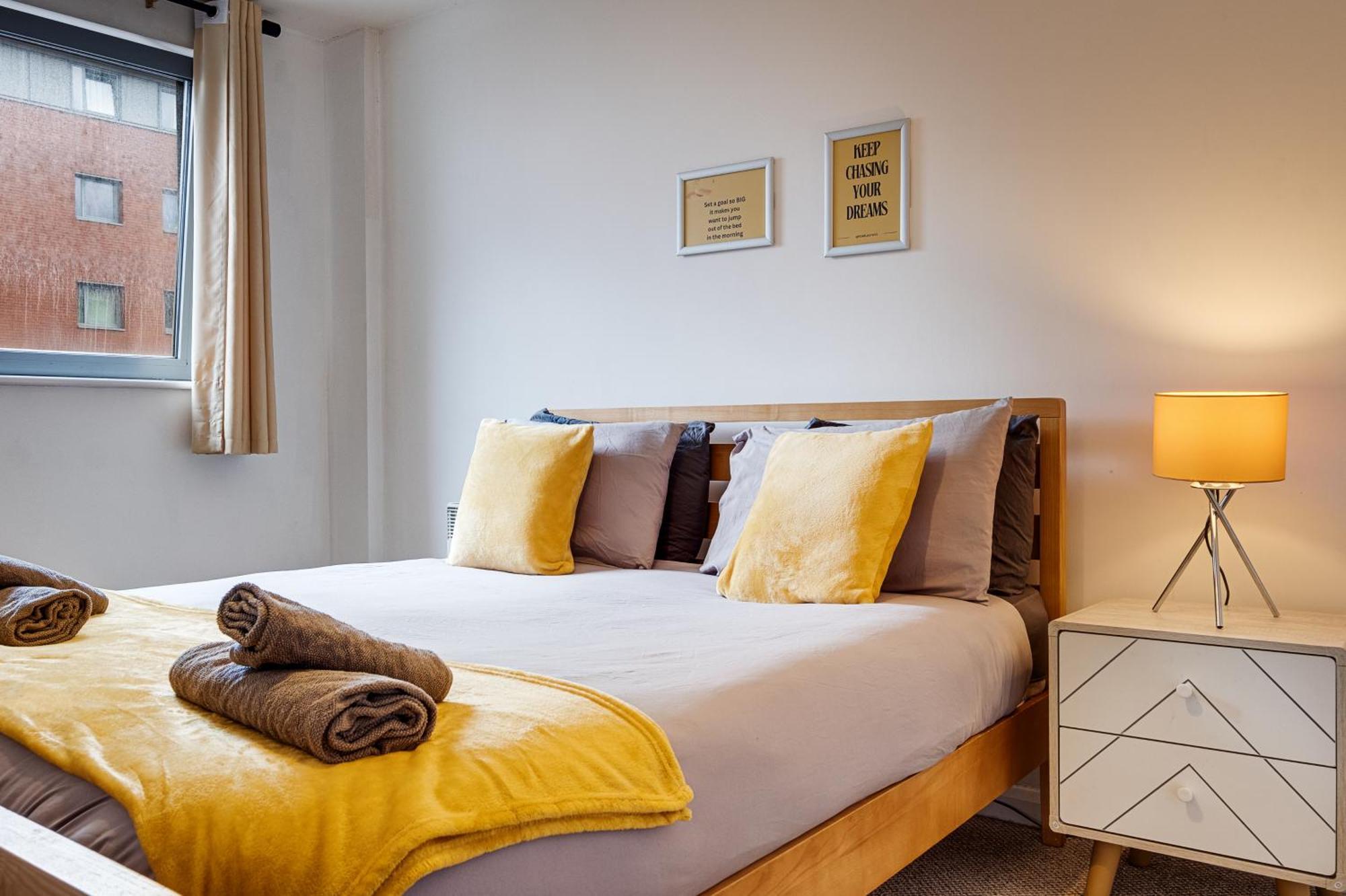 Central Suite Near Mailbox, King Bed, Ping Pong, Netflix, Sleeps 4 Birmingham Dış mekan fotoğraf